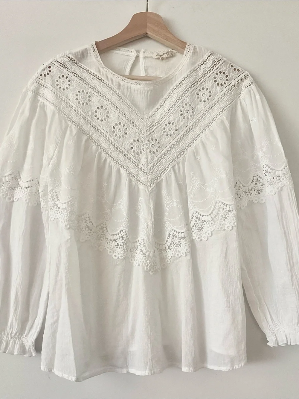 Mystree lace blouse. - Picture 1 of 2